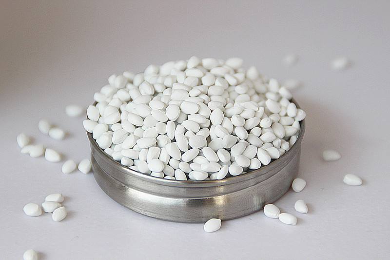  白色母粒的成分是什么？