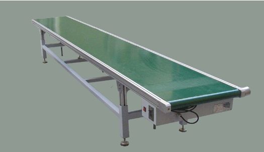 帶式輸送機因為輸送量大、結構簡單、維修方便、成本低