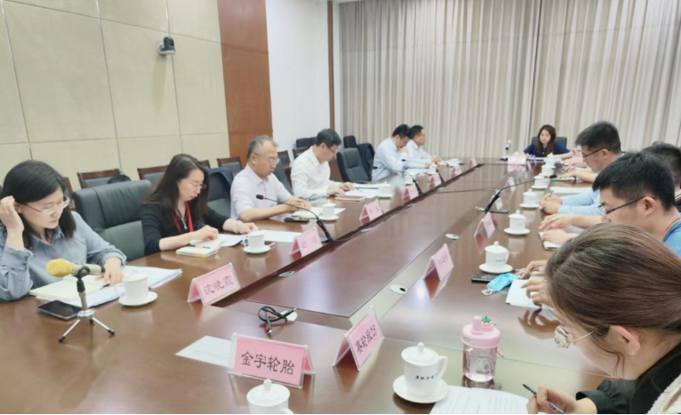 通過此次座談會(huì)，山東省貿(mào)促會(huì)與橡膠輪胎企業(yè)就行業(yè)發(fā)展進(jìn)行了深入交流和探討，并就未來的發(fā)展方向和挑戰(zhàn)提出了具體建議。山東省將繼續(xù)加大支持力度，推動(dòng)橡膠輪胎產(chǎn)業(yè)健康發(fā)展，促進(jìn)企業(yè)實(shí)現(xiàn)更大的成長和國際化進(jìn)程，為山東省乃至全國的橡膠輪胎行業(yè)注入新的動(dòng)力。