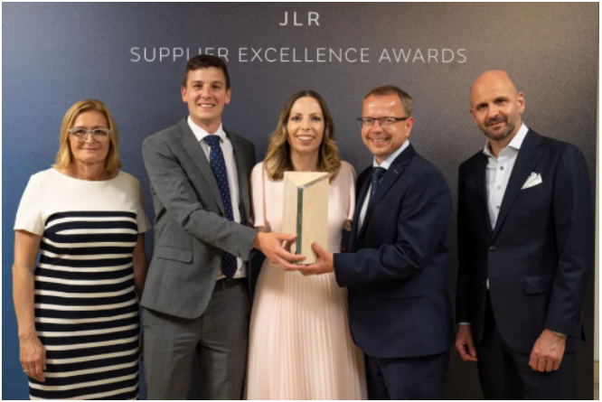 倍耐力榮獲捷豹路虎優(yōu)秀供應(yīng)商獎，表彰卓越貢獻(xiàn)