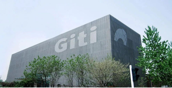 佳通輪胎美國公司宣布，將進(jìn)一步擴(kuò)大南卡羅來納州里奇堡工廠的產(chǎn)能。該工廠自2017年設(shè)立以來，一直采用高度自動(dòng)化的制造裝備，每年可生產(chǎn)約1000萬條乘用輪胎。