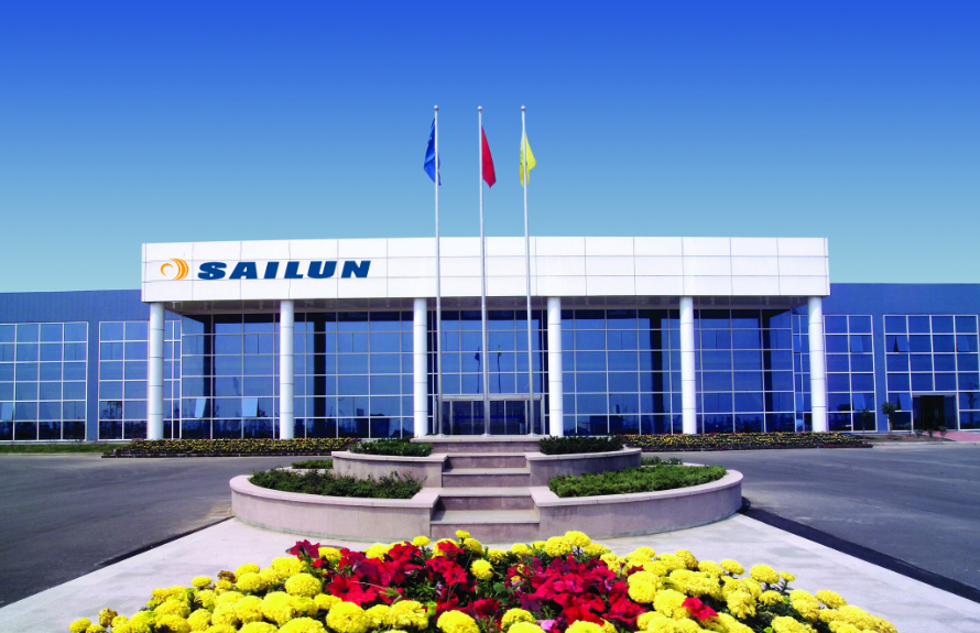 劉燕華女士表示，強(qiáng)大的產(chǎn)品力是品牌力的前提。賽輪集團(tuán)正在構(gòu)建與其產(chǎn)品力相匹配的品牌力，希望能夠讓更多的車主早日體驗到液體黃金輪胎所帶來的高科技價值。這一發(fā)展必將改變整個輪胎行業(yè)的格局，并帶來更多的社會價值!