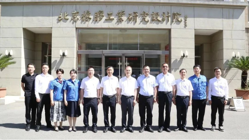 北橡院橡膠事業(yè)部、檢測中心相關(guān)人員以及中鐵裝備有關(guān)部門的人員均參加了上述活動。雙方表示，將繼續(xù)密切合作，共同推動橡膠密封領(lǐng)域的創(chuàng)新發(fā)展。