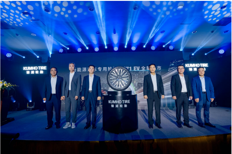 錦湖輪胎的創(chuàng)新研發(fā)和產(chǎn)品儲備，使其成為一線品牌，具備與其他國際品牌同等的科技實(shí)力。錦湖輪胎通過不斷推進(jìn)本土化變革，加大研發(fā)投入，注重智能制造，致力于為中國市場和消費(fèi)者提供高質(zhì)量、創(chuàng)新的輪胎產(chǎn)品，以成為中國的國際化品牌。