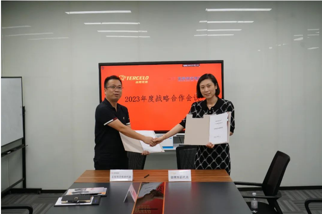 溫志雄表示此次會晤不僅是現(xiàn)有合作業(yè)務(wù)進一步加深的機遇，更是對優(yōu)秀企業(yè)經(jīng)營管理經(jīng)驗的一次借鑒學(xué)習(xí)。他表示將學(xué)習(xí)和應(yīng)用更加科學(xué)、人性化的管理工具，為玉柴物流集團帶來新動力，助力公司邁向新的發(fā)展臺階。