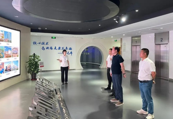 凱斯紐荷蘭中國區(qū)采購總監(jiān)何強一行到賽輪集團參觀考察