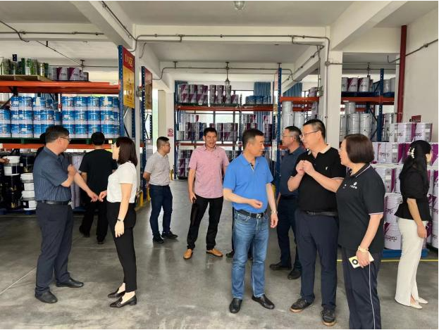 會議結束后，與會人員參觀了飛轎公司的智能化生產車間，紛紛表示對企業(yè)下一步發(fā)展規(guī)劃提供了借鑒和參考。