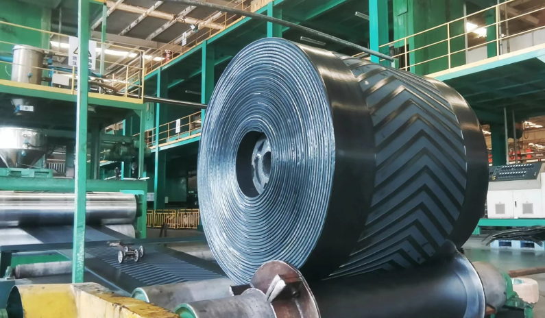 優(yōu)質(zhì)的產(chǎn)品質(zhì)量和銷售服務使得億和輸送帶公司贏得了客戶的信賴和市場的追捧。上半年，億和輸送帶公司在產(chǎn)銷量等多項指標上創(chuàng)下了歷史同期的新紀錄，為持續(xù)高質(zhì)量的發(fā)展奠定了堅實基礎。