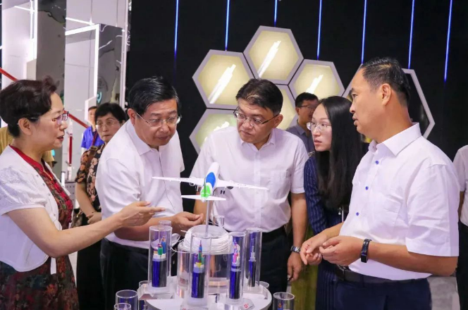 隨后，調(diào)研組參觀了濱澳電線電纜公司的實(shí)驗(yàn)室，詳細(xì)了解了該公司對電線電纜產(chǎn)品的質(zhì)量控制情況。同時(shí)，他們對濱澳電線電纜公司的產(chǎn)品和企業(yè)文化進(jìn)行了深入了解。