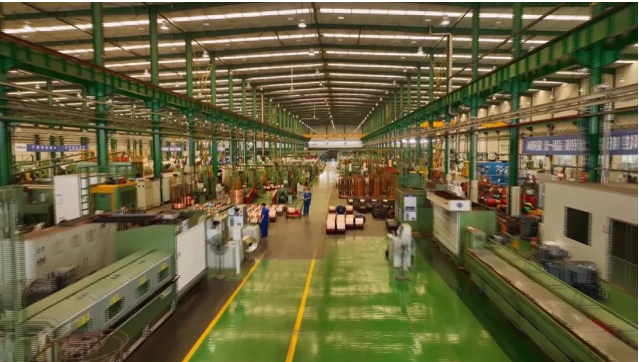 近日山東省發(fā)展改革委對(duì)2023年擬支持的省新舊動(dòng)能轉(zhuǎn)換重大產(chǎn)業(yè)攻關(guān)項(xiàng)目進(jìn)行了公示。在此次公示中，新泰市特變電工山東魯能泰山電纜有限公司百億線纜數(shù)字化產(chǎn)業(yè)園項(xiàng)目成功入選，獲評(píng)示范標(biāo)桿項(xiàng)目，獎(jiǎng)勵(lì)資金額度位居全省第一位。