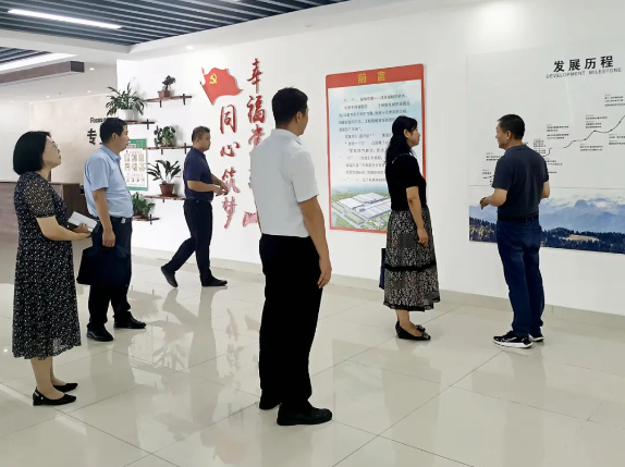 濰坊市委辦公室檔案科科長、四級調(diào)研員王春燕一行蒞臨山東美晨工業(yè)集團有限公司，對該公司的檔案工作進行了全面檢查與調(diào)研。此次調(diào)研得到了諸城市檔案館館長邵忠政和山東美晨工業(yè)集團有限公司總經(jīng)理李瑞龍的陪同。