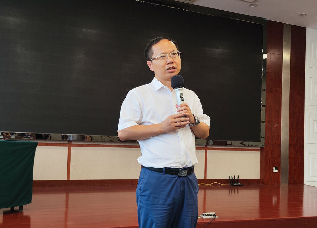 通過此次培訓，橡膠制品行業(yè)的從業(yè)者們將更加深入地了解“雙碳”政策的要求和重要性，為推動行業(yè)綠色低碳發(fā)展作出積極貢獻。