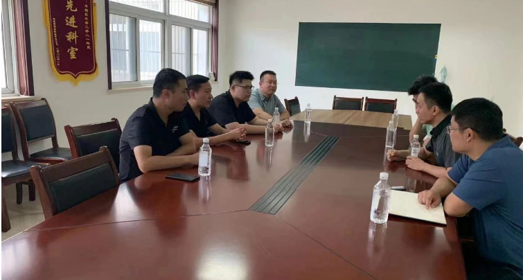 順福昌科研部主任匯報(bào)了未來公司產(chǎn)品開發(fā)方向并提到了此次產(chǎn)學(xué)研的融入將大大的促進(jìn)了輪胎的高科技技術(shù)創(chuàng)新，探索新的技術(shù)路線，為新產(chǎn)品的研發(fā)和生產(chǎn)提供了更好的支持和保障。