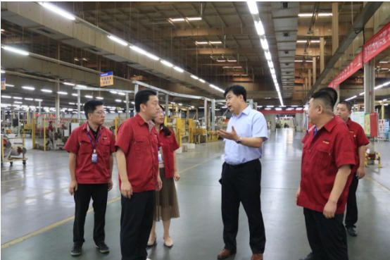 萬達集團黨委書記到萬達寶通輪胎調(diào)研指導(dǎo)
