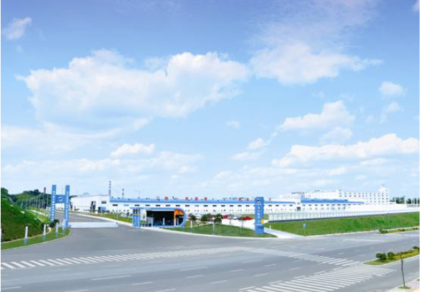 海大集團(tuán)的斜交胎技術(shù)團(tuán)隊(duì)最近推出了一款令人矚目的大型斜交越野車(chē)輪胎新品，將其命名為68×25-24。