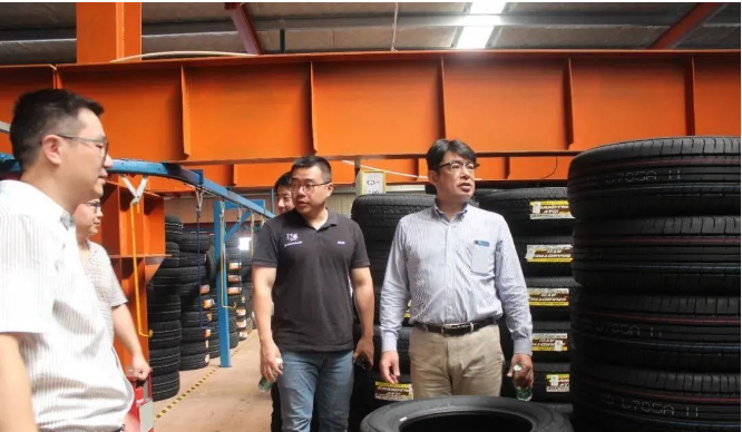 鄧祿普輪胎銷售有限公司董事長山田恒一先生、總經(jīng)理宮川義宏先生、副總經(jīng)理宗潘江先生等一行蒞臨利得集團，探討了鄧祿普輪胎在市場競爭激烈環(huán)境下所面臨的現(xiàn)狀、挑戰(zhàn)和產(chǎn)品升級策略。