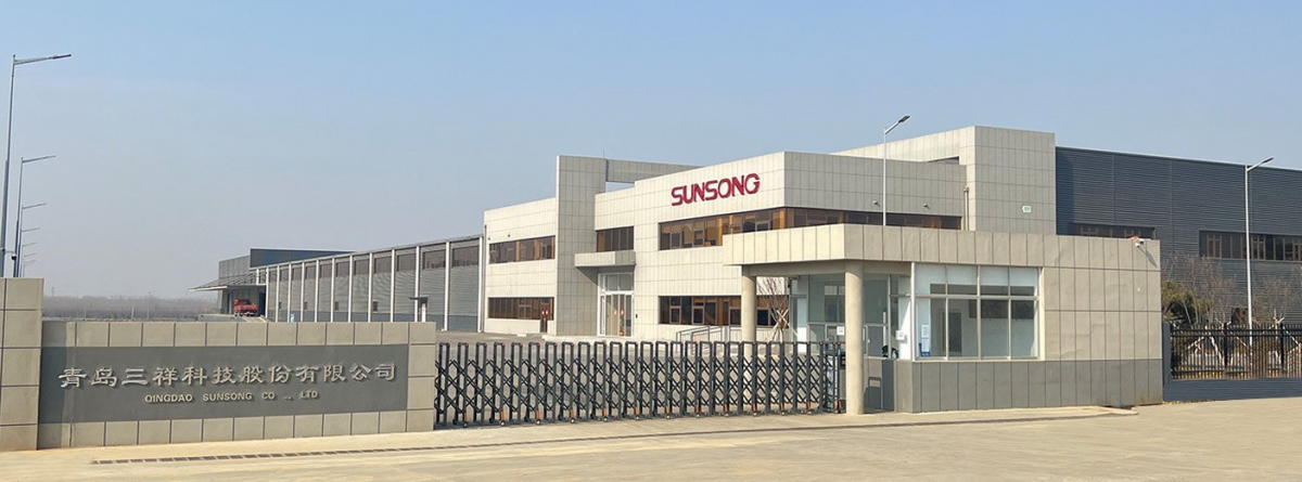 近日，三祥(泰國)有限公司新廠項(xiàng)目辦公樓喜封金頂。這座辦公樓作為項(xiàng)目全場3個(gè)大型單體中唯一鋼筋混凝土單體，是一座3層的框架結(jié)構(gòu)建筑。