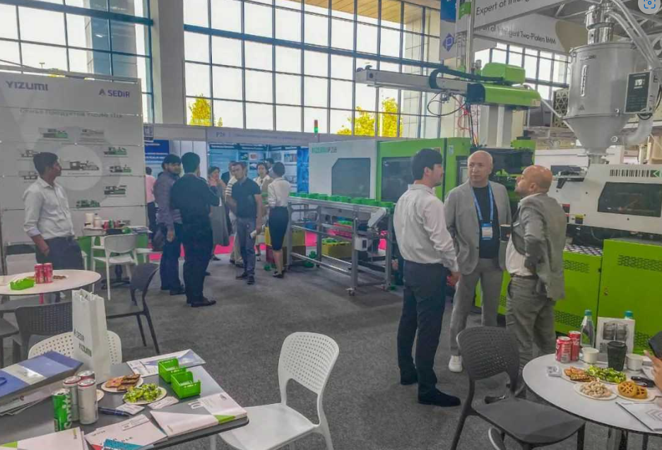 烏茲別克斯坦橡膠塑料展一直被視為中亞地區(qū)的重要專業(yè)展會，吸引了全球行業(yè)專家和領(lǐng)先技術(shù)裝備的齊聚。伊之密此次參展旨在進一步鞏固在烏茲別克斯坦市場的立足之地，并展示了其對中亞市場的長遠(yuǎn)戰(zhàn)略布局。