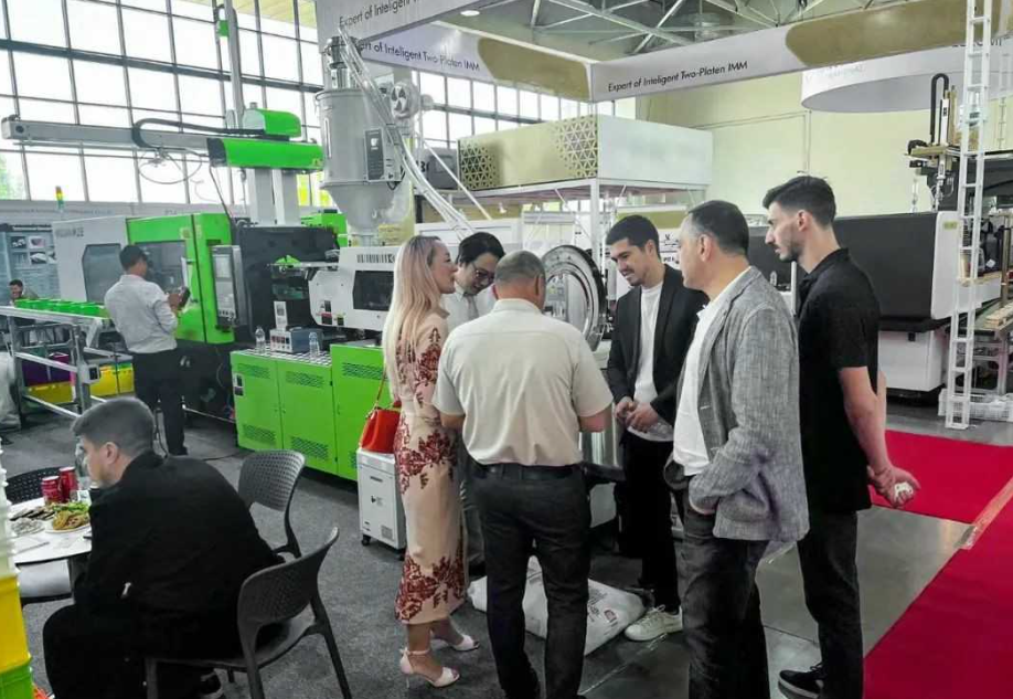 目前，烏茲別克斯坦已吸引了大約26%的外資，其中塑料制品成為第三大商品。塑料制品的需求廣泛，包括汽配行業(yè)、包裝行業(yè)、家電行業(yè)、物流行業(yè)和建材行業(yè)等領(lǐng)域，為中國企業(yè)帶來了巨大商機。