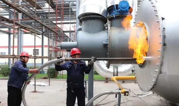 山西三強新能源科技有限公司8號炭黑生產(chǎn)線已成功進行點火，為該公司迎來了全新的發(fā)展階段。