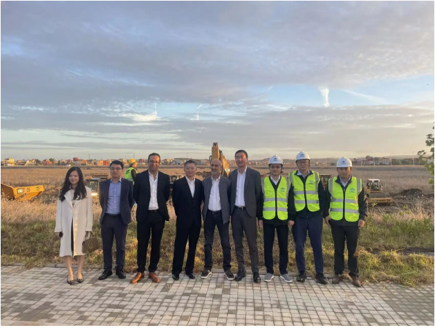 森麒麟一直秉承“守初心，擔(dān)使命，實(shí)干興企”的原則，積極響應(yīng)黨和國家領(lǐng)導(dǎo)人的“一帶一路”倡議，重新定義輪胎制造標(biāo)準(zhǔn)，用國際視野引領(lǐng)行業(yè)發(fā)展方向，以創(chuàng)新的精神迎接時代潮流，為中國主導(dǎo)的“一帶一路”經(jīng)濟(jì)發(fā)展戰(zhàn)略提供了有力支持。