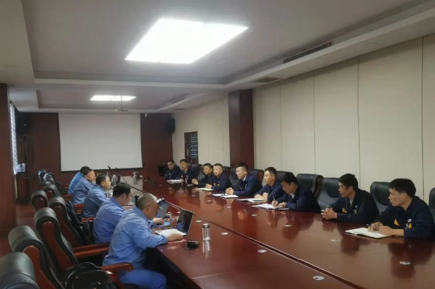 邯鄲黑貓?zhí)匮麌?guó)家級(jí)安全生產(chǎn)專家團(tuán)隊(duì)到公司指導(dǎo)