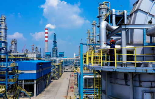 榮盛新材料(臺州)有限公司“年產(chǎn)1000萬噸高端化工新材料項(xiàng)目”獲得審批通過。