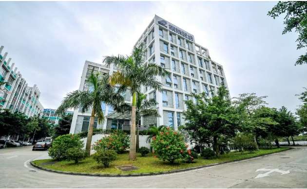 近日，國家知識產(chǎn)權優(yōu)勢企業(yè)和示范企業(yè)評定結果發(fā)布，集泰股份成功獲評“2023年度國家知識產(chǎn)權優(yōu)勢企業(yè)”。這一榮譽的獲得，標志著集泰股份在國家級“綠色工廠”和CNAS國家認可實驗室之后再次取得國家級認可，彰顯了其在綠色生產(chǎn)、實驗檢測、知識產(chǎn)權管理等三個方面達到了國家水準，處于行業(yè)領先地位。